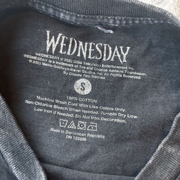 WEDNESDAY Addams Family Nevermore T-Shirt Sz S Adult Black Purple Graphic Unisex - Picture 4 of 8